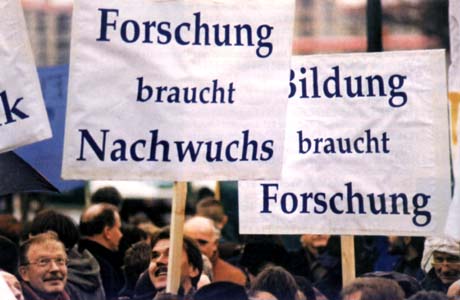 Foto: Demonstration von FU-Mitgliedern im Dezember 1997