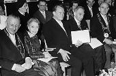 Schwarz-Weiß-Foto: Meitner, Brandt, Hahn, Schenck und Kniehahn bei der Einweihung des HMI