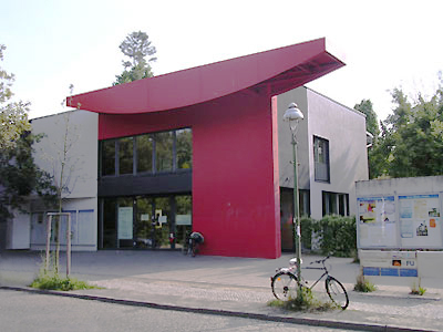 Foto: Gebäude der Studierendenverwaltung in der Iltisstraße 1