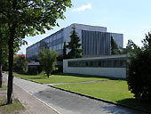 Foto des Gebäudes der Pflanzenphysiologie in der Königin-Luise-Straße 12-16