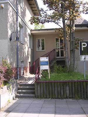 Foto: Eingang zum Haus der Studienberatung in der Brümmerstraße 50